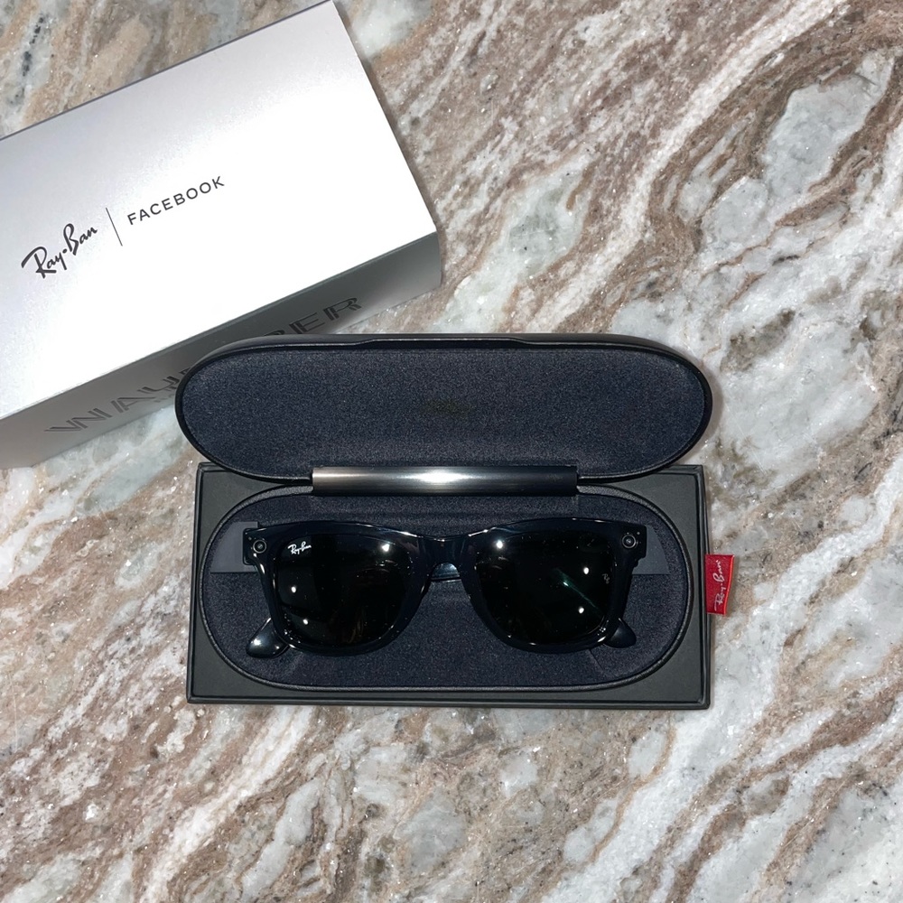 RAY-BAN STORIES - WAYFARER - SMART GLASSES
